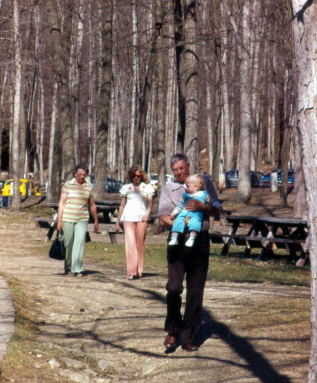 1977-03-10-Easter-8.jpg